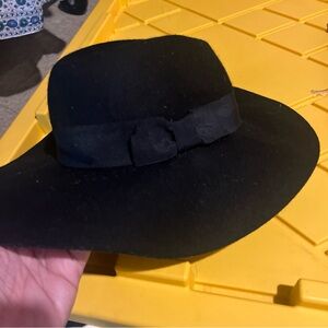 Saks Fifth Avenue Fedoras Hats Women's 100% Wool Black One Size